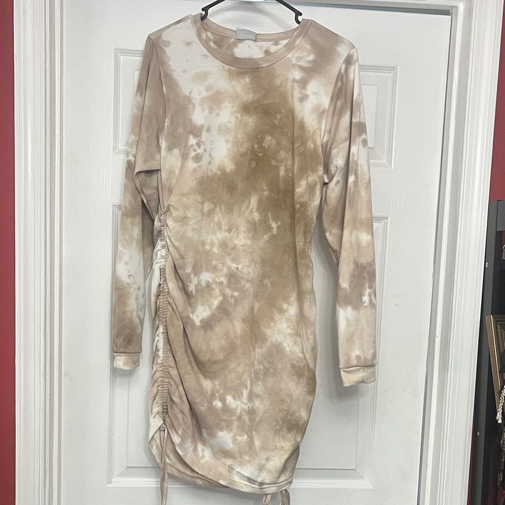Rue21 Beige Tie-Dye Long Sleeve Dress